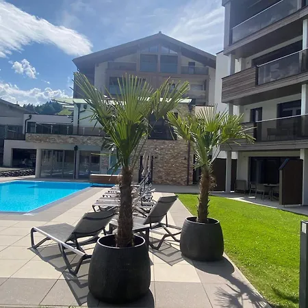 Lakeside Luxury Apartament *