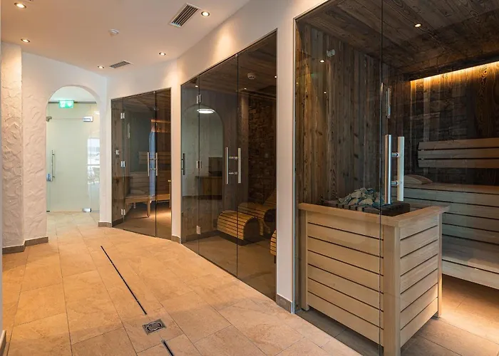 Lakeside Luxury Apartament