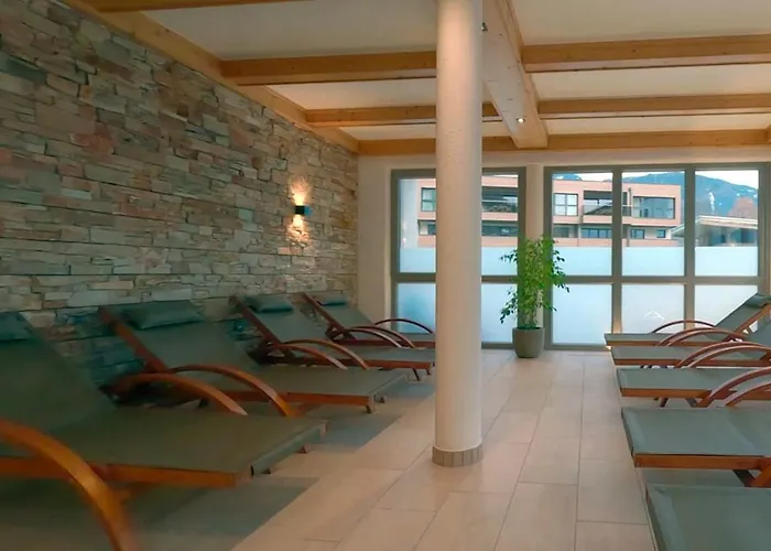 Lakeside Luxury Apartament