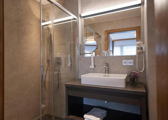 Lakeside Luxury Apartament *