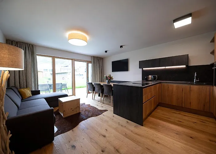 Lakeside Luxury Apartament *