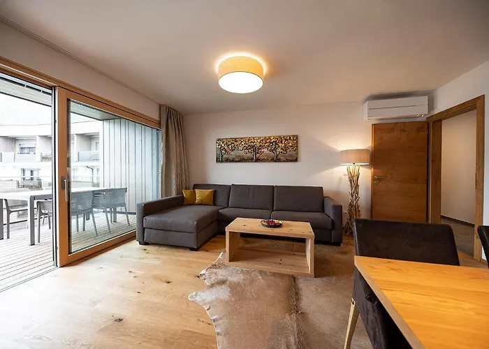 Lakeside Luxury Apartament *