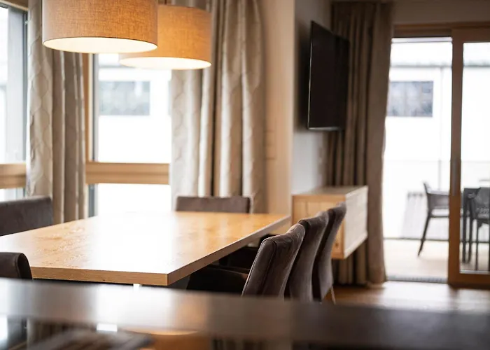 Lakeside Luxury Apartament *