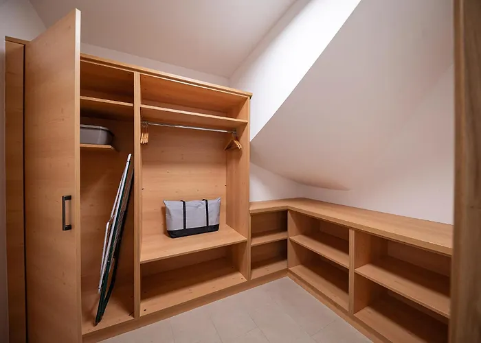 Lakeside Luxury Apartament