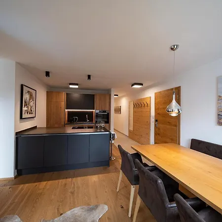 Lakeside Luxury Apartmán