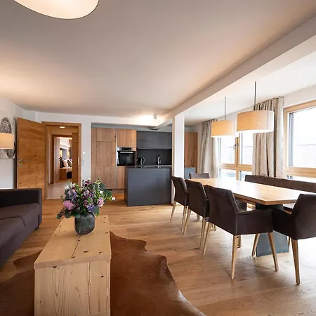 Lakeside Luxury Apartmán